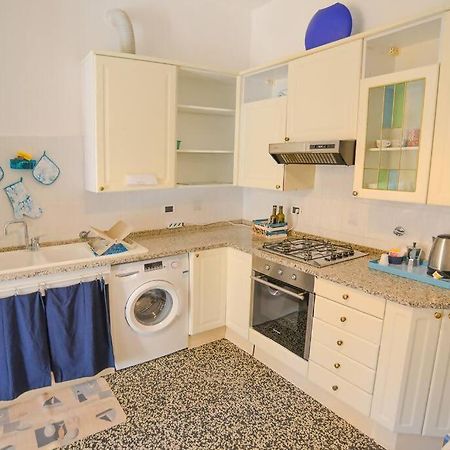 Larte Al Mare Vicino Spiaggia Con Ac E Wifi Apartment Savona Bagian luar foto