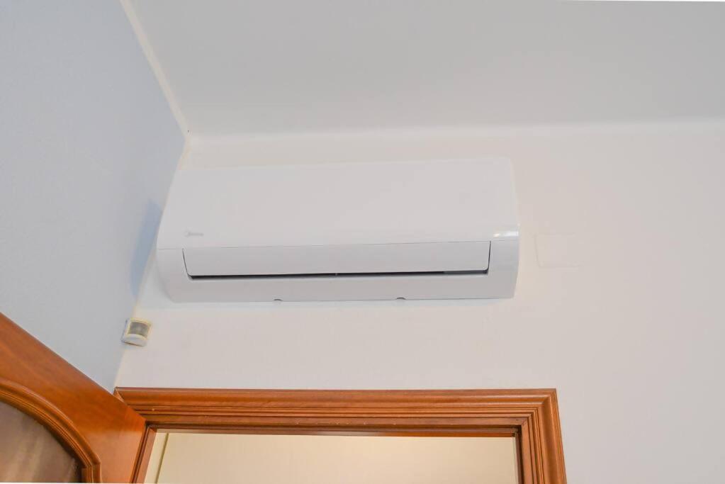 Larte Al Mare Vicino Spiaggia Con Ac E Wifi Apartment Savona Bagian luar foto
